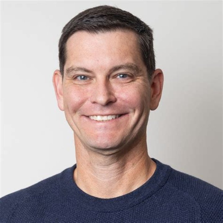 Andy Staples The Athletic, Bio, Wiki, Age, Height, Wife, Podcast, Salary, and Net Worth