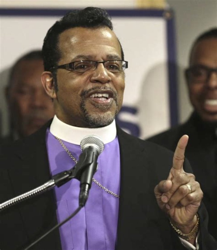 Bishop Carlton Pearson Son Julian D’Metrius Pearson, Age And Girlfriend