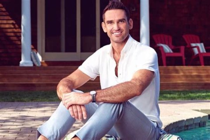 Wiki-Bio, Net Worth, Height, Relationship, Career, Girlfriend Family, facts.