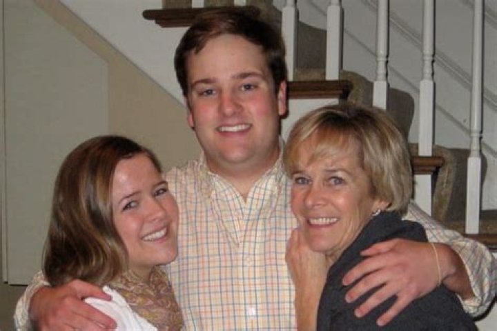 
Meet Carole Krumenacher – Photos Of Bob Costas’ Ex-Wife, Were Married For 18 Years
