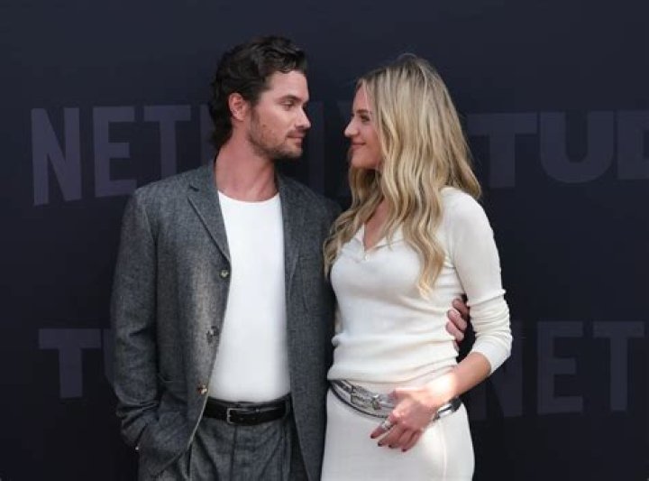 Chase Stokes Actor, Bio, Wiki, Age, Height, Girlfriend, Stranger Things, and Net Worth