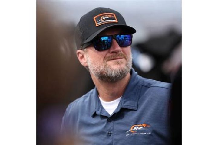 Dale Earnhardt Jr NBC, Bio, Wiki, Age, Wife, Car, Podcast, Wins, and Net Worth