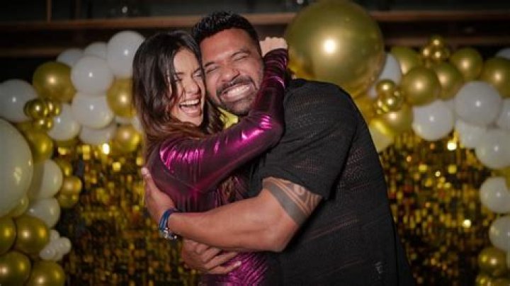 Divya Agarwal’s Instagram, Age, Height, Biography, Boyfriend & More