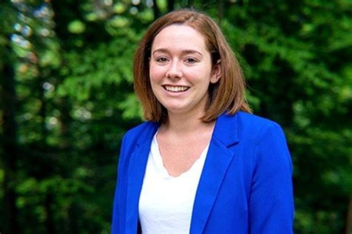 Who is Steve Jobs daughter Erin Siena Jobs? Wiki-Bio, Career, Siblings.