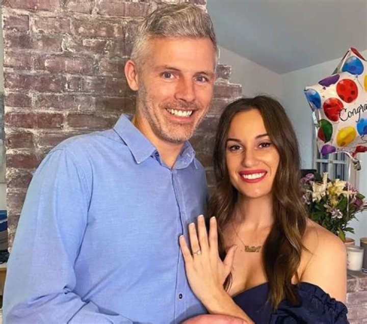 Wiki-Bio, Career, Net Worth, Height, Husband, kid.