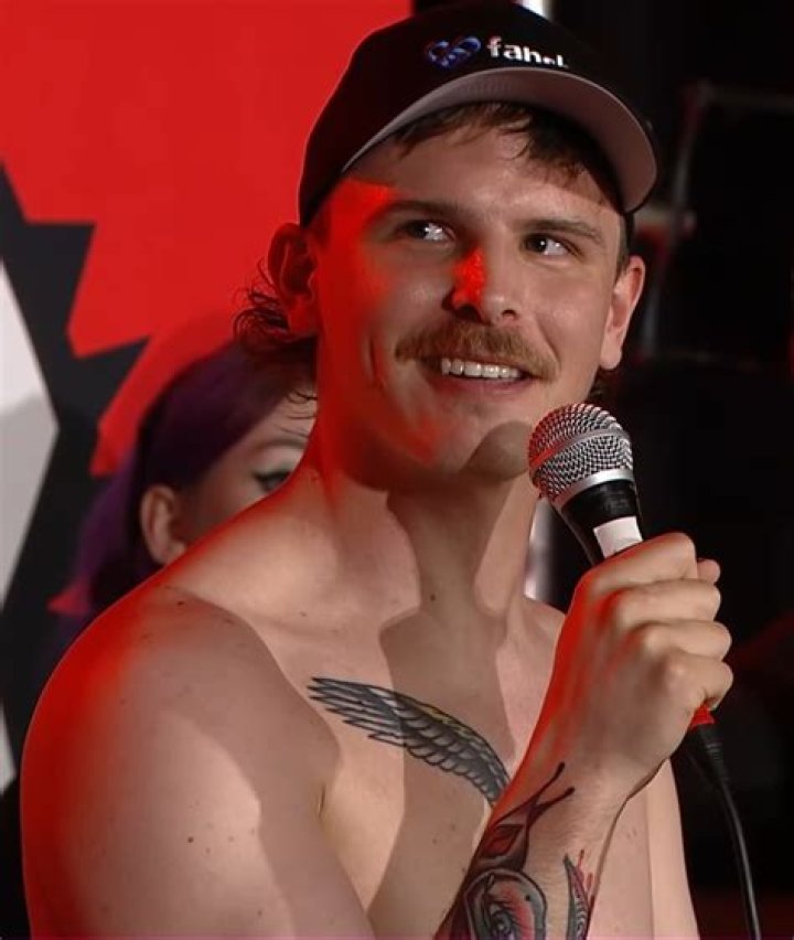 iDubbbz YouTube, Bio, Wiki, Age, Wife, Boxing, And Net Worth