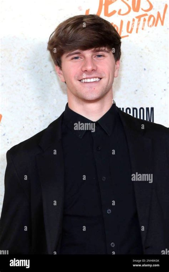 Jacob Petersen Age, Height, Wife, Net Worth, Wiki