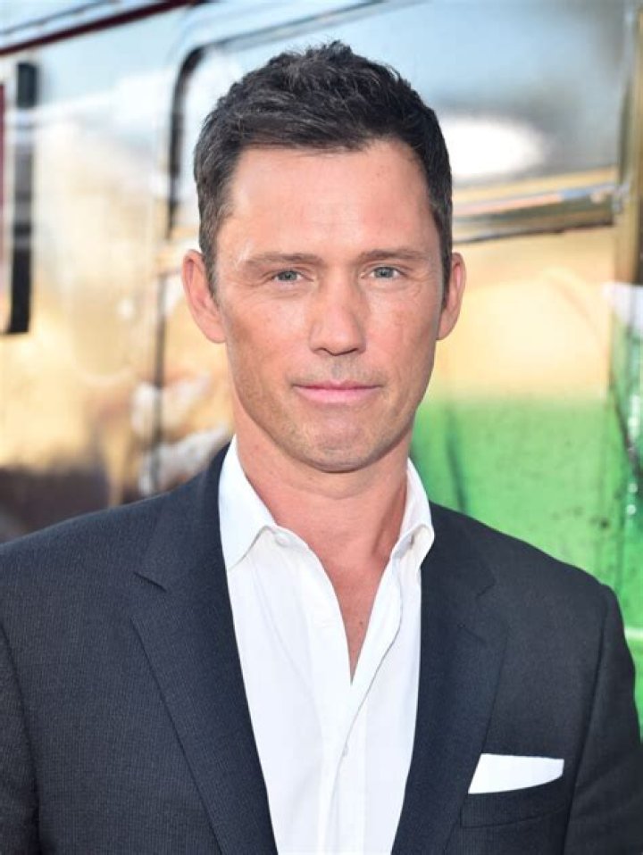 Jeffrey Donovan Actor, Bio, Wiki, Age, Height, Wife, Movies And TV Shows, and Net Worth