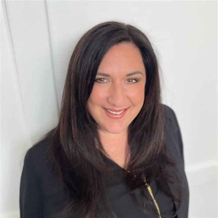 Jen Toohey Cleveland, Bio, Wiki, Age, Husband, Salary, and Net Worth