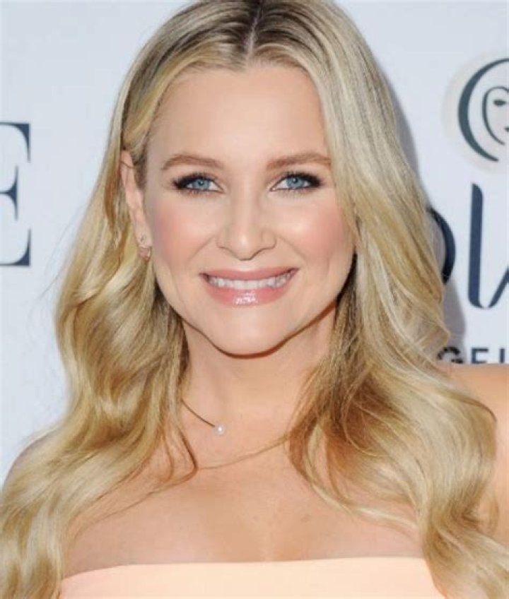 Jessica Capshaw Phone Number, WhatsApp Number Contact No Mobile