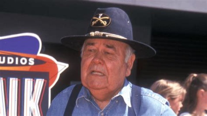 Jonathan Winters Height