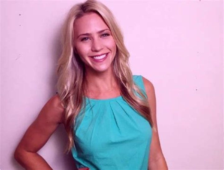 Katie Osborne wiki-bio, net worth, boyfriend, married?, kids.