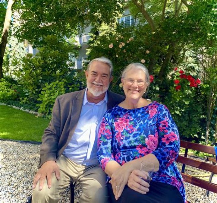 Kimberly Hahn Books, Bio, Wiki, Age, Height, Family, Husband, Podcast, And Net Worth