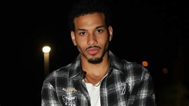 Louis Russell Age, Height, Girlfriend, Net Worth, Wiki