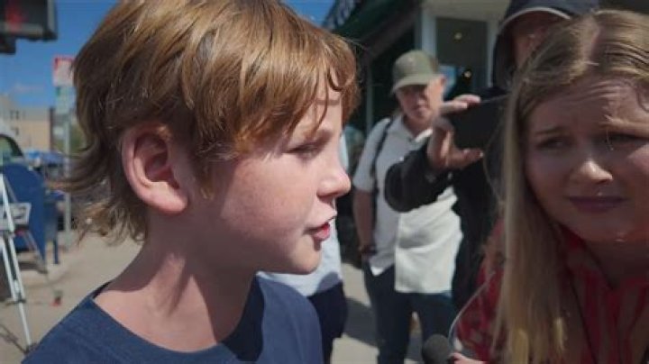 Love Island: 28 Year Old Victor Gonzalez Wikipedia And Family