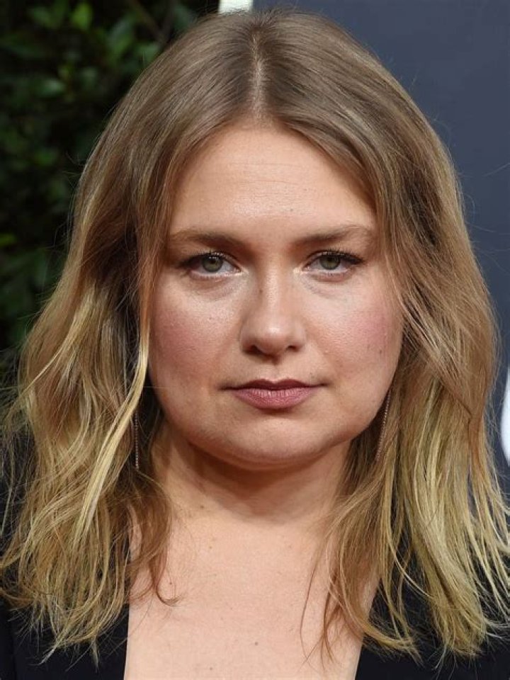 Merritt Wever Bio, Wiki, Age, Husband, Movies, and Net Worth