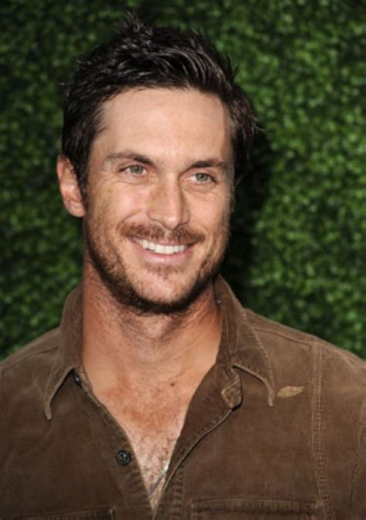 Oliver Hudson Bio, Wiki, Age, Dad, Wife, Kids, Podcast, and Net Worth