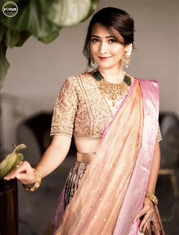 Radhika Pandit Photos, Movie list, Facebook, Age, Biography, Wiki, Height & More