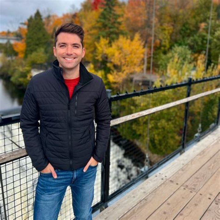 Rob Way 7 News, Bio, Wiki, Age, Height, Wife, Salary, and Net Worth