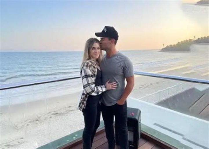 Taylor Lautner Engaged to Girlfriend Taylor Dome