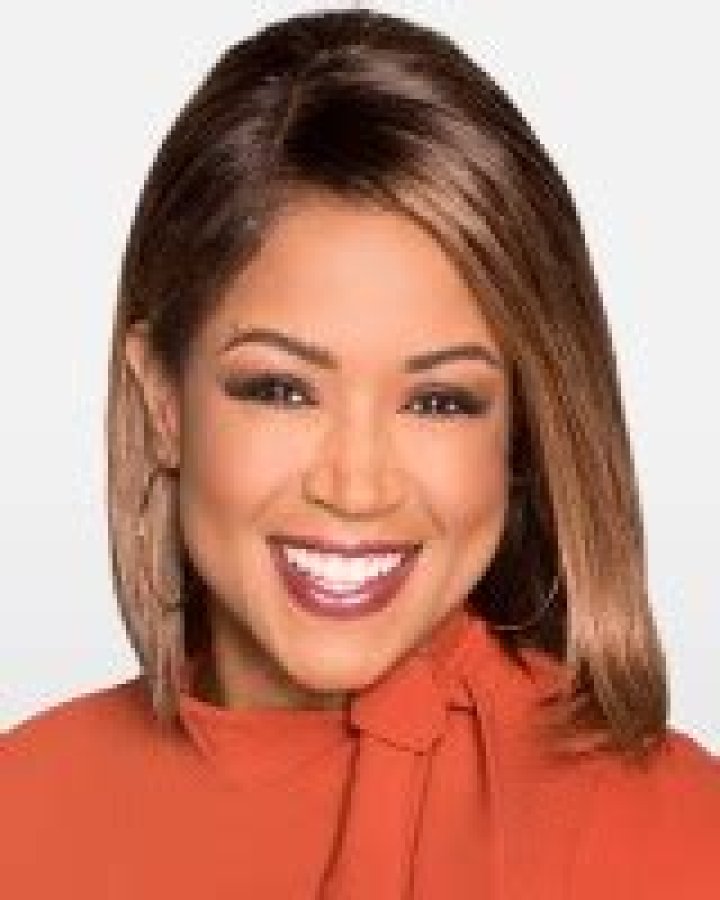 Val Warner ABC 7, Bio, Wiki, Age, Height, Mother, Husband, Weight Loss, Engagement, Salary, and Net Worth