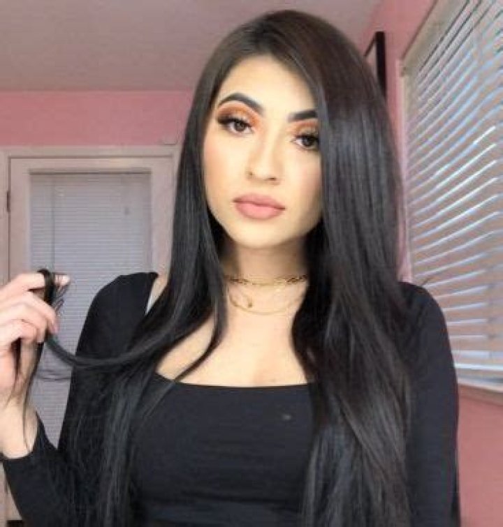 Yoatzi Castro Phone Number, WhatsApp Number Contact Number Mobile