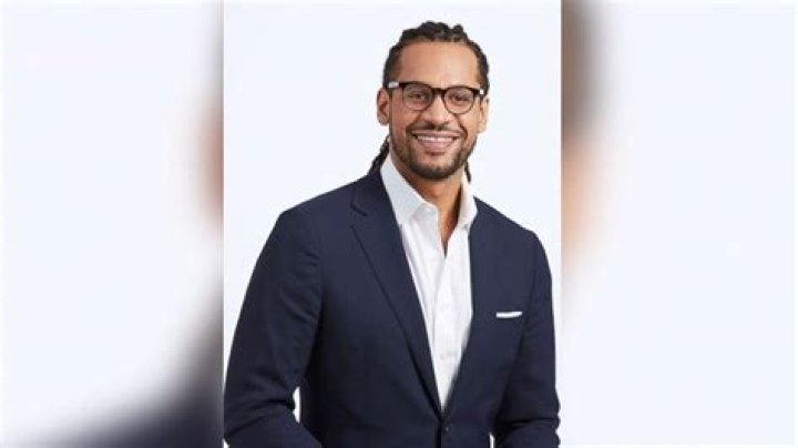 Zachary Kiesch Journalist, Bio, Wiki, Age, Height, Family, Married, ABC News, Salary, And Net Worth